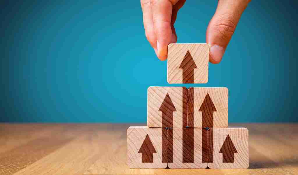 Benchmarking e big data
